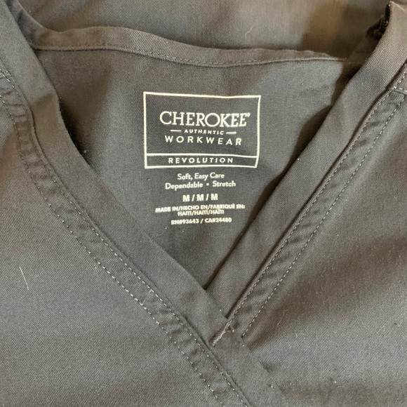 Scrub set - Picture 3 of 7